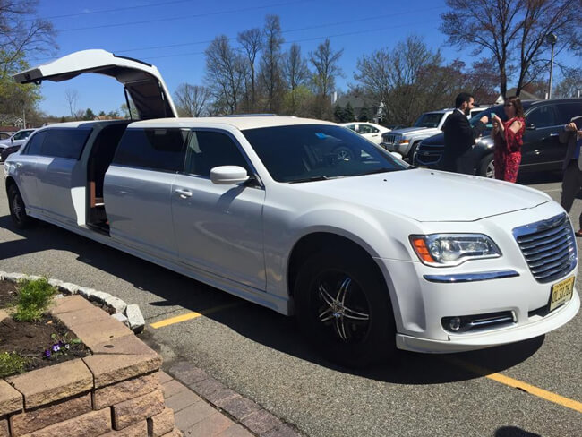 12 Passenger Limo